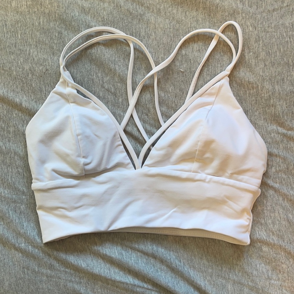 White lululemon sports bra in perfect condition